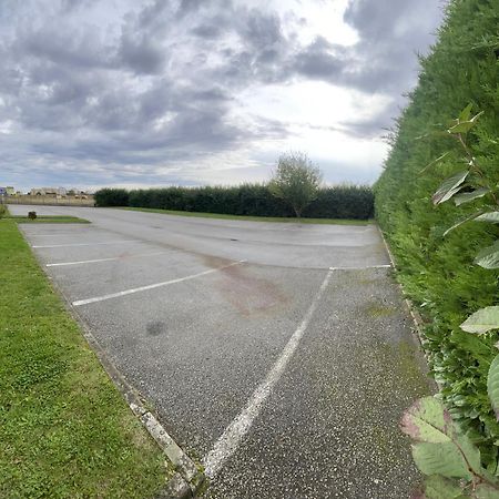 Kyriad Direct Dreux Exterior foto