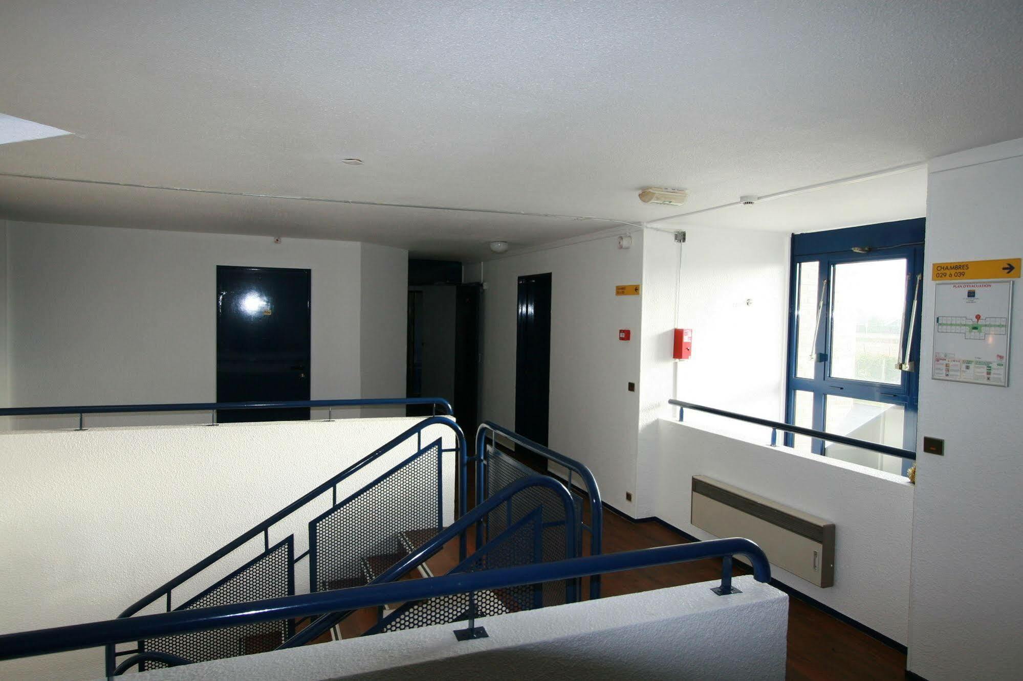 Kyriad Direct Dreux Exterior foto
